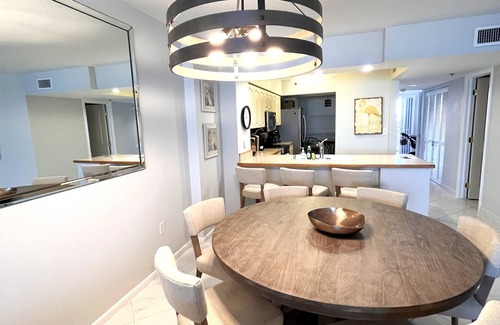 Marco Island Condo | Beachfront Paradise Somerset 605!