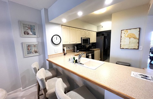 Marco Island Condo | Beachfront Paradise Somerset 605!