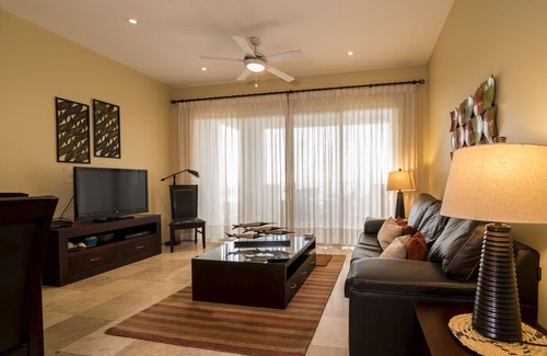 La Paz Resort | Beachfront Paraiso Del Mar Condo with Incredible Views