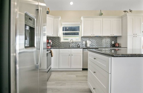 Port Bolivar House | BEACHFRONT! Pets OK-Huge Deck! Great area under the house! Steps to beach