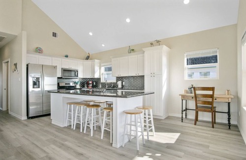 Port Bolivar House | BEACHFRONT! Pets OK-Huge Deck! Great area under the house! Steps to beach