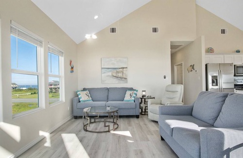 Port Bolivar House | BEACHFRONT! Pets OK-Huge Deck! Great area under the house! Steps to beach