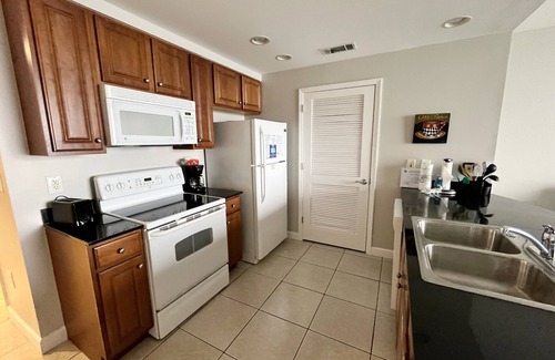 West Panama City Beach Condo | Beachfront | Perfect for Family | Kids water park | Free Wifi | Beach Service*
