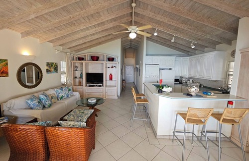 Worthing Condo | Beachfront Penthouse #7 Leith Court