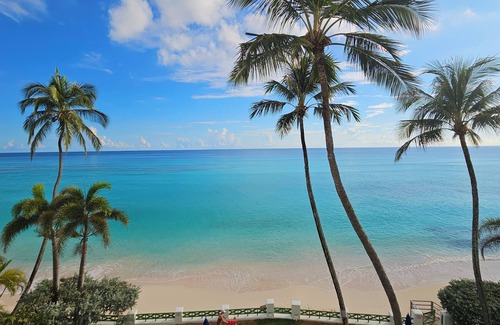 Worthing Condo | Beachfront Penthouse #7 Leith Court