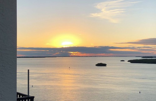 Punta Rassa Condo | Beachfront Penthouse at Sanibel Harbor