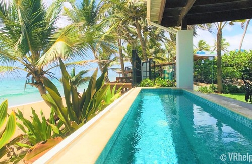 Puntas House | ★ Beachfront ★ Plunge Pool ★ A/C ★ Free Gated Parking ★ Free WiFi & Laundry ★
