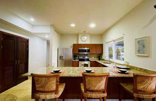 Jaco Condo | Beachfront, Pool, Spa, Gym, Hot Tub, gated, Marble, Spa, #1 property in Jaco