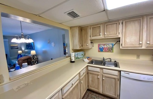 Gulf Shores Condo | Beachfront, Pool & Sunroom
