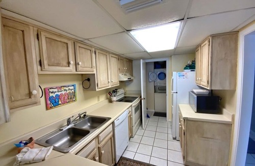 Gulf Shores Condo | Beachfront, Pool & Sunroom