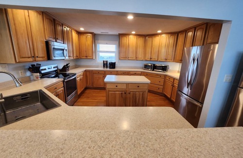 Sandbridge House | Beachfront/Pool/Hot Tub/Dog Friendly/Winter Specials