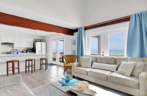 Florida House | Beachfront: Private Beach Access l Luxury Beds, Kitchen, Bath l Private Decks