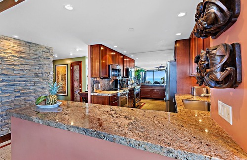 Honokowai Condo | Beachfront prime corner unit, endless views