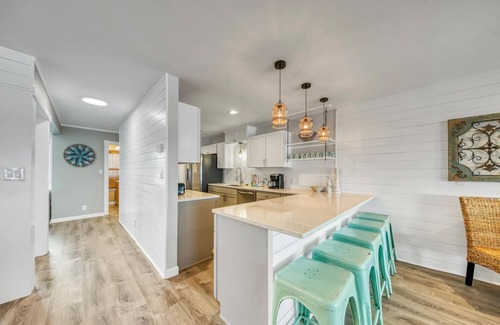 Fort Walton Beach - Destin House | BEACHFRONT & PRIVATE BEACH, Chair Service, Beach Views, Built on the Sand!
