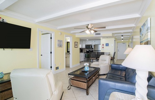 Gulf Shores Condo | Beachfront Private Balcony Walk To The Hangout IWE