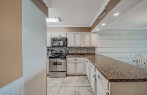 Biltmore Beach Condo | Beachfront Regency Tower 214 w/Pool, Tiki Bar, FREE Beach Service, Golf & Tix