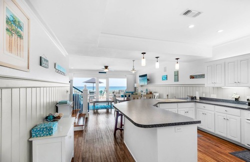 White Sands Condo | 🏖️Beachfront & Relaxing! Outdoor Shower- 4BR White Sands 459
