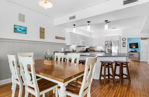 White Sands Condo | 🏖️Beachfront & Relaxing! Outdoor Shower- 4BR White Sands 459