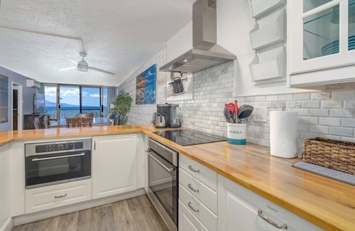 Maalaea Condo | Beachfront Remodeled Oasis, Steps to Sugar Beach