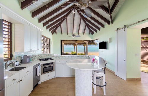 Long Bay Resort | Beachfront resort perfect for Corporate outing, Wedding Party, Family reunion