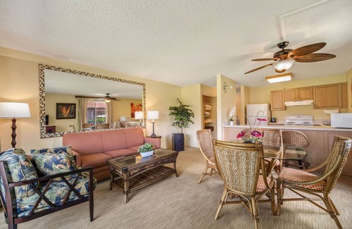 Kapaa Condo | Beachfront Resort Ground Floor AC! Steps to Beach & Pool