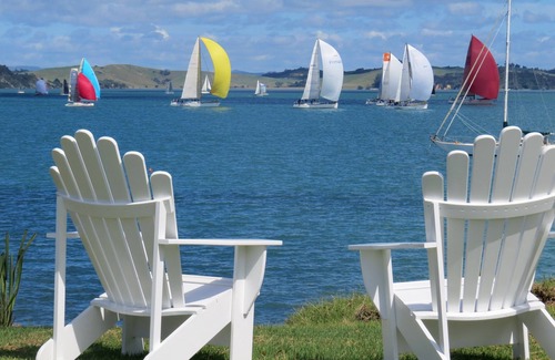 Russell House | Beachfront Retreat Bay of Islands