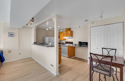 Freeland Apartment | Beachfront retreat w/bay views, covered patio, & more