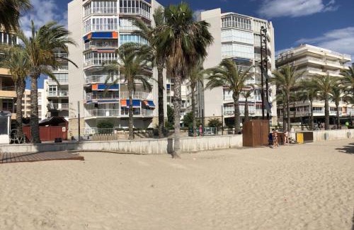 Salou City Centre Apartment | Beachfront Salou apartment with sea view