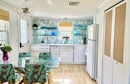 South Dennis House | Beachfront - Sauna - Screened Patio - 2 King Beds - Dogs Encouraged!