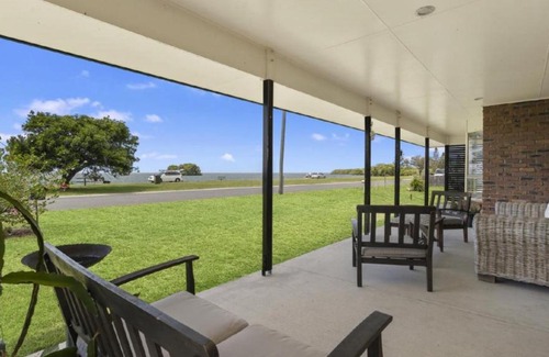 Godwin Beach House | Beachfront - Seaview Bungalow
