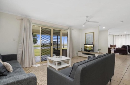 Godwin Beach House | Beachfront - Seaview Bungalow