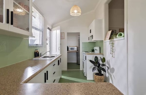 Port Broughton House | Beachfront shack. Great position. Family Friendly. Pet Friendly.