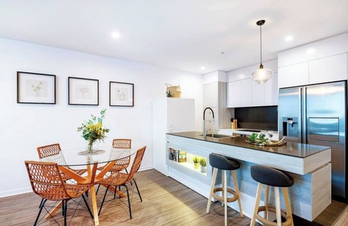 Burleigh Heads Apartment | Beachfront Sky Home in Prime Location