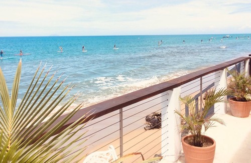 Stella House | ★Beachfront★ Snorkel in Backyard/Walk to Beach Bars/Free Laundry/Bedroom AC