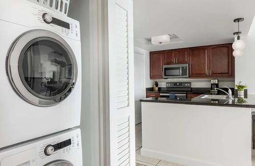 Estate Bakkero Condo | Beachfront St Thomas Getaway - Family Friendly Resort Condo - Sleeps 8