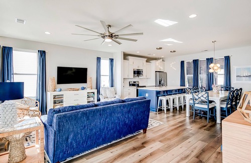 Murrells Inlet House | Beachfront stilted home with ocean views, beach deck, WiFi, central AC & W/D