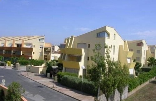 Marseillan Plage Apartment | Beachfront Studio with Private Parking for 4 Guests