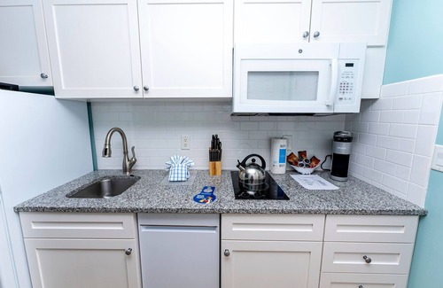 West Harwich Apartment | Beachfront Studio in Dennis Port w/Kitchenette