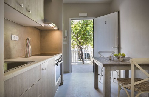 Lourdata Apartment | Beachfront Studio No 2 10 mtrs from the beach