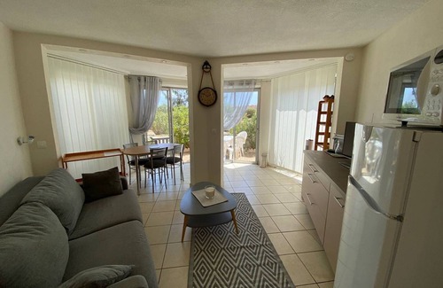 Le Barcares Apartment | Beachfront Studio with Terrace, Sleeps 4 - Direct Access to Sand & Near Aqualand