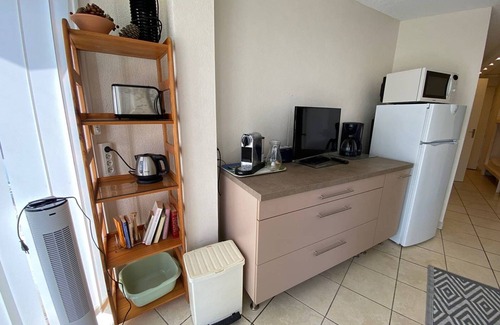 Le Barcares Apartment | Beachfront Studio with Terrace, Sleeps 4 - Direct Access to Sand & Near Aqualand