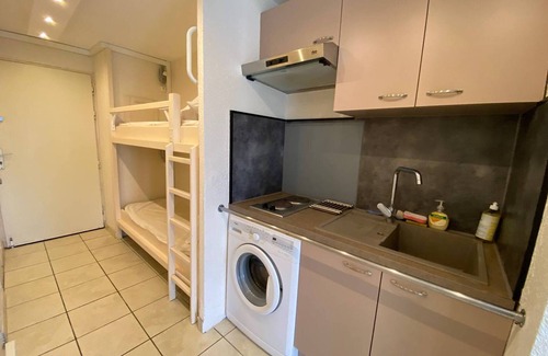 Le Barcares Apartment | Beachfront Studio with Terrace, Sleeps 4 - Direct Access to Sand & Near Aqualand