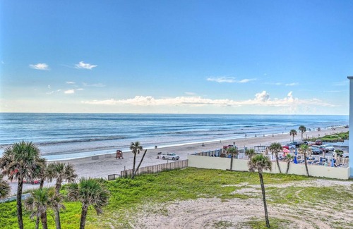 Bostwick Park Apartment | Beachfront Studio with Community Indoor Pool!