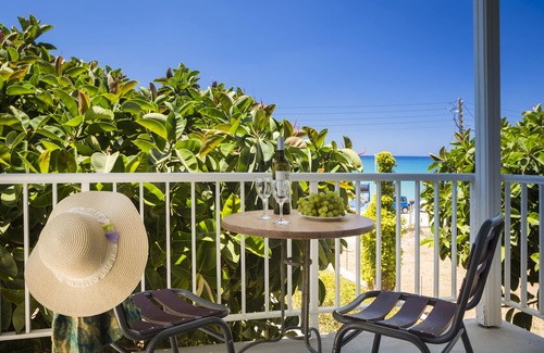 Mousata Apartment | Beachfront Suite No 4 For the beach lover's