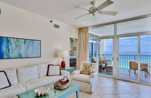 Destin Condo | Beachfront sunset view! Newly updated-perfect for families-free chairs/umbrella!