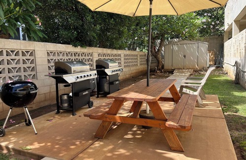 Makaha Condo | Beachfront surfers paradise, separate 1bdr, liv. room, and full sized kitchen!