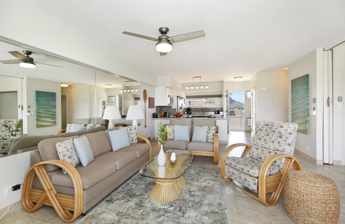 Waikiki Condo | Beachfront, Sweeping Ocean Views, A/C, FREE Parking and Wi-Fi, Washlet!