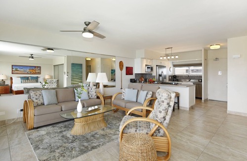 Waikiki Condo | Beachfront, Sweeping Ocean Views, A/C, FREE Parking and Wi-Fi, Washlet!
