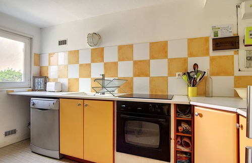 Carnon-Plage Apartment | Beachfront T4 Apartment with Terrace and Parking in Carnon