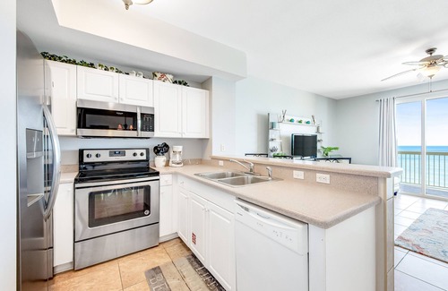 Miramar Beach Condo | Beachfront Third-Floor Condo w/Free WiFi, Furnished Balcony, W/D, & Shared Pool